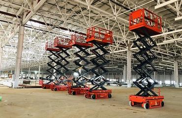南昌剪叉升降平臺、高空作業(yè)車及路燈車租賃與機械設(shè)備研發(fā)服務